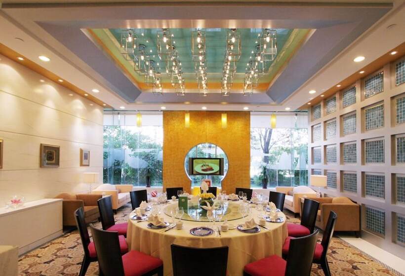 فندق Luxemon Xinjiang Yindu