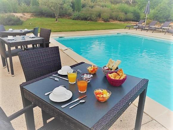 هتل Mas De La Senancole