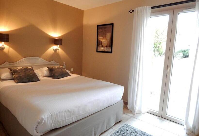 هتل Mas De La Senancole