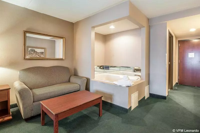 The Marx Hotel   Downtown   University Area