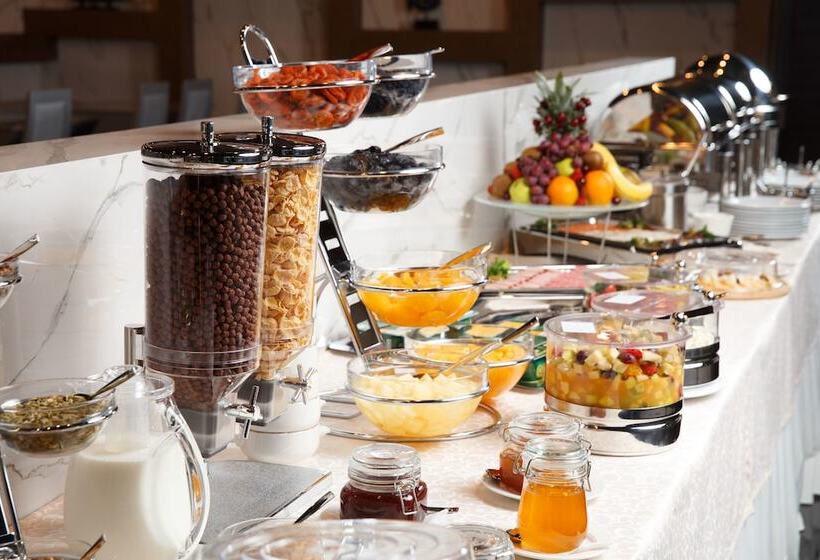 فندق Voi Floriana Resort