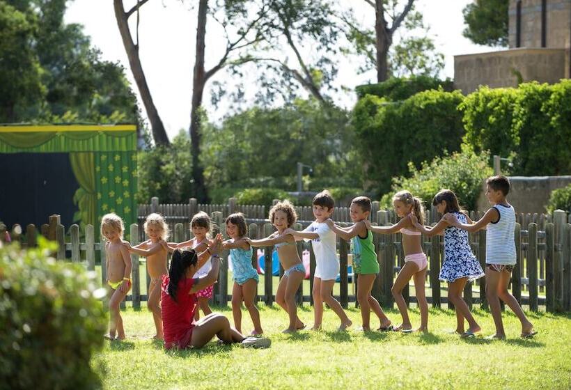 فندق Voi Floriana Resort