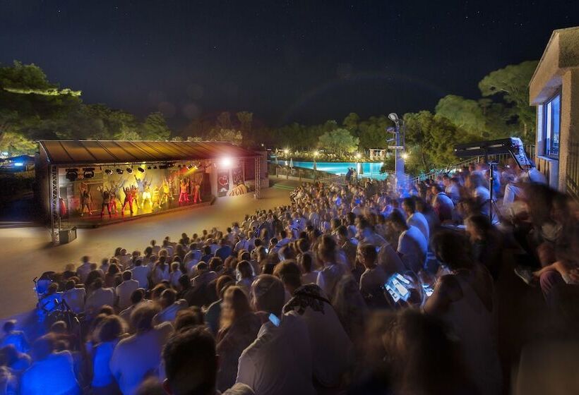 فندق Voi Floriana Resort