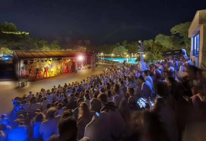 酒店 Voi Floriana Resort