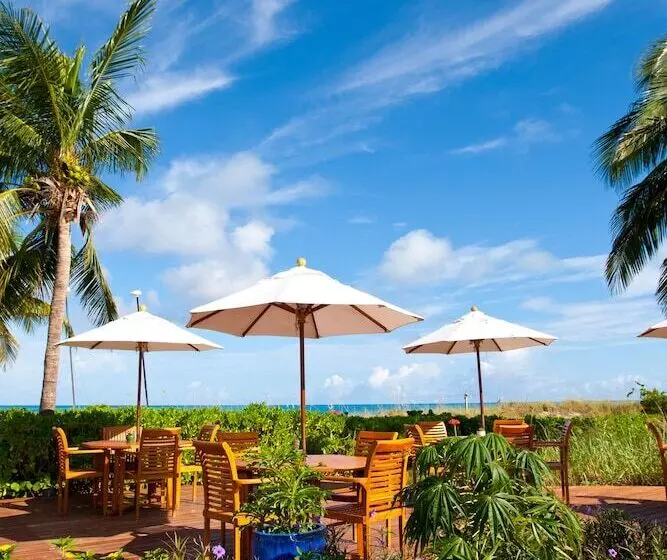 استراحتگاه Royal West Indies