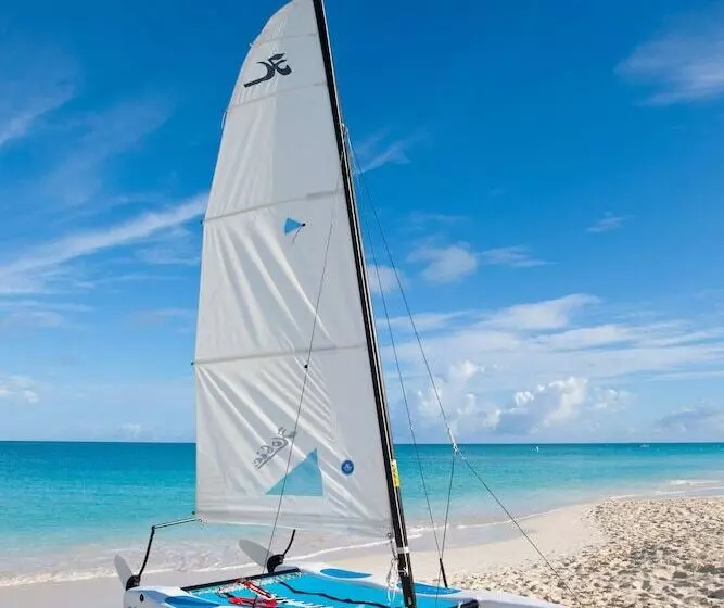 استراحتگاه Royal West Indies