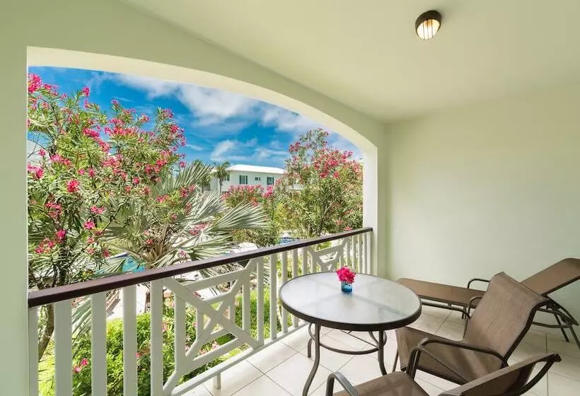 استراحتگاه Royal West Indies