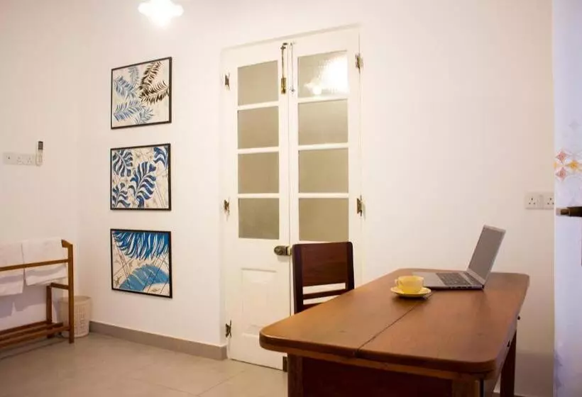 Aamiaismajoitus (B&B) Villa Lewis