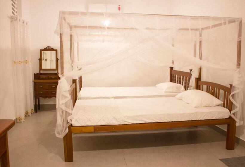 مبيت وإفطار Villa Lewis