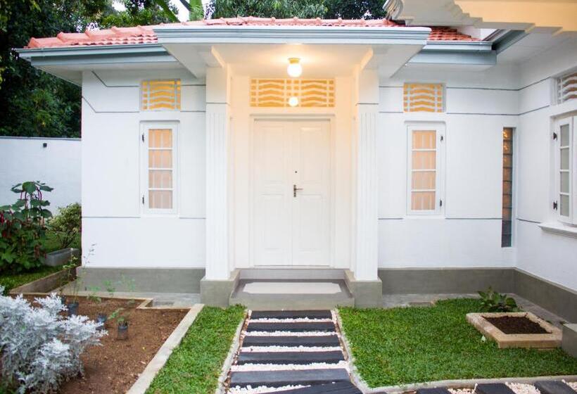 ベッドアンドブレックファースト Villa Lewis