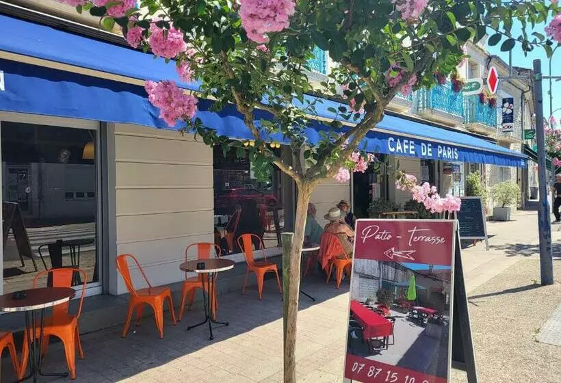 Hotelli Cafe De Paris