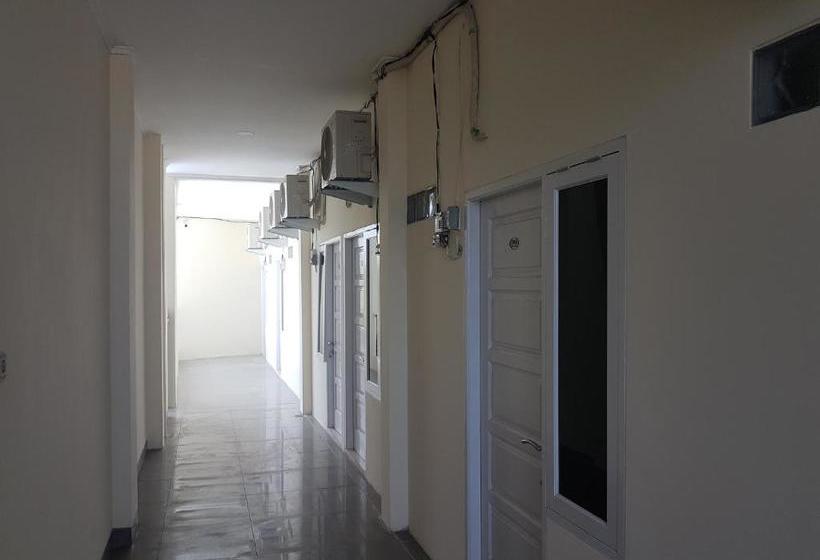 בית מלון כפרי Oyo 3421 Cibodas Star Residence