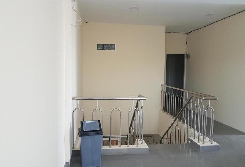 בית מלון כפרי Oyo 3421 Cibodas Star Residence