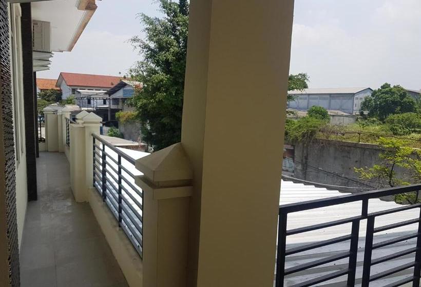 בית מלון כפרי Oyo 3421 Cibodas Star Residence