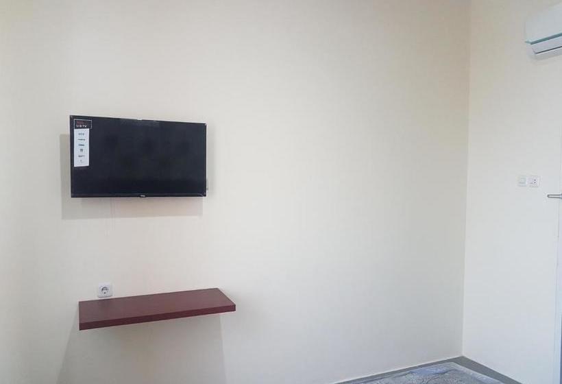 בית מלון כפרי Oyo 3421 Cibodas Star Residence