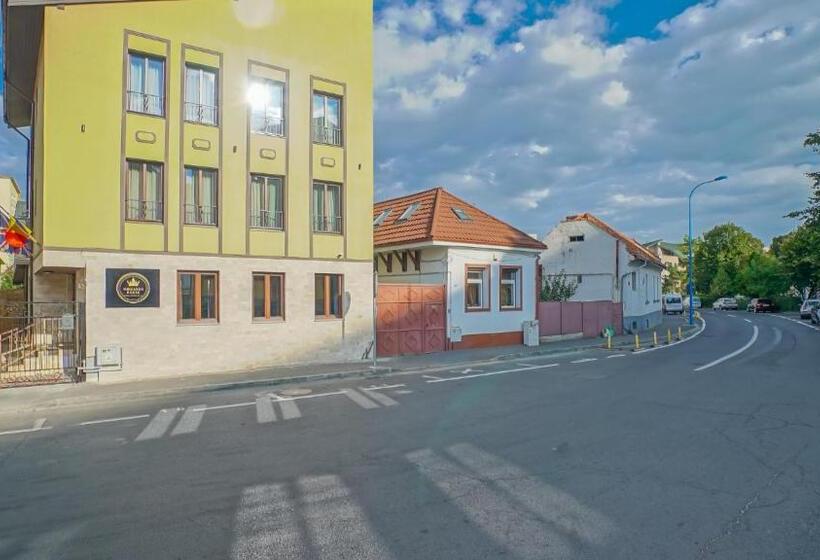 تختخواب و صبحانه Monarch House