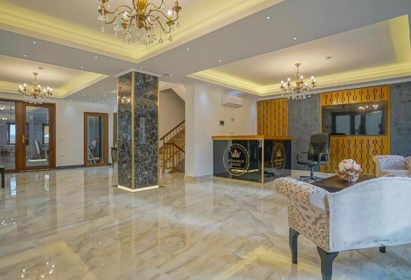 تختخواب و صبحانه Monarch House