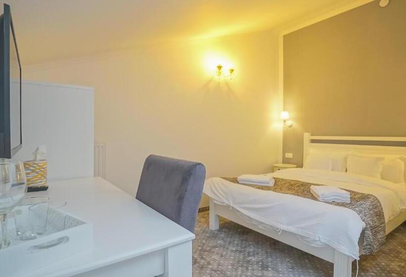 تختخواب و صبحانه Monarch House