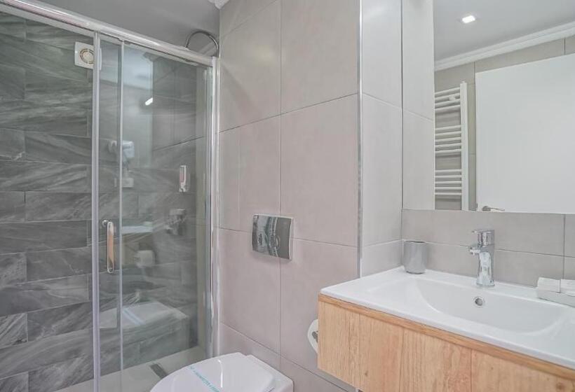 تختخواب و صبحانه Monarch House