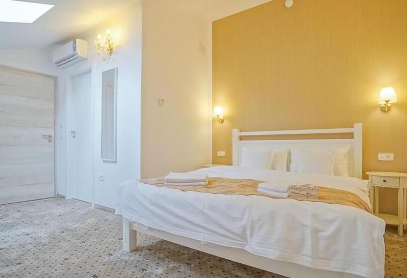 تختخواب و صبحانه Monarch House