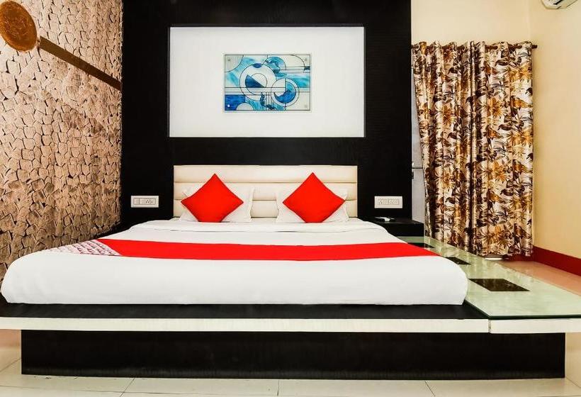 호텔 Oyo 37863  Dharam Palace