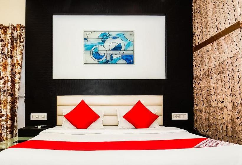 호텔 Oyo 37863  Dharam Palace