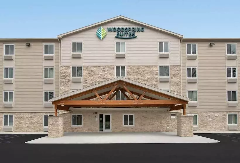 Hotelli Woodspring Suites Detroit Farmington Hills