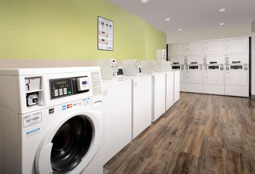 호텔 Woodspring Suites Detroit Farmington Hills