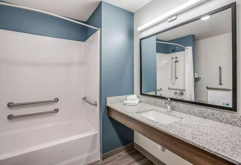 Hotelli Woodspring Suites Detroit Farmington Hills