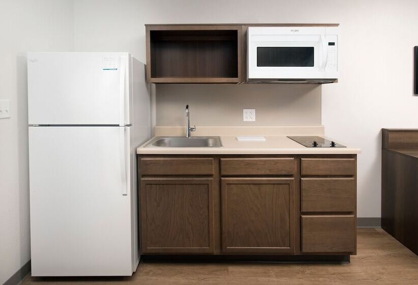 호텔 Woodspring Suites Detroit Farmington Hills