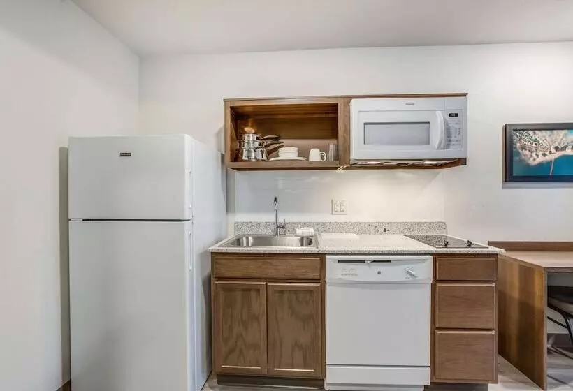 Hotelli Woodspring Suites Detroit Farmington Hills