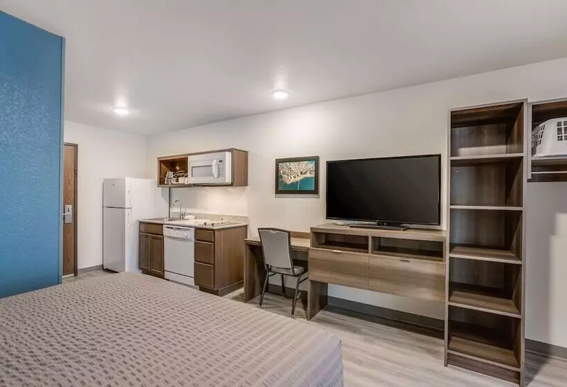 Hotelli Woodspring Suites Detroit Farmington Hills