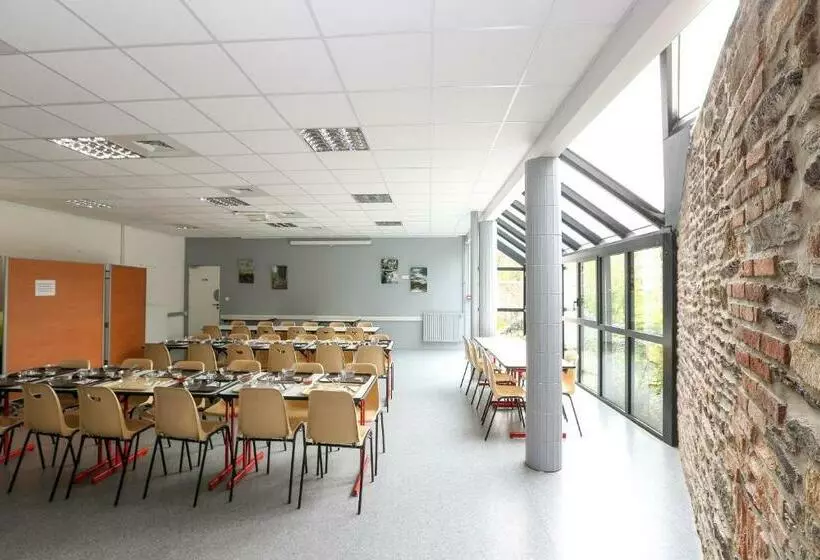 Hostel Rennes Hi
