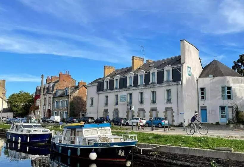Hostel Rennes Hi