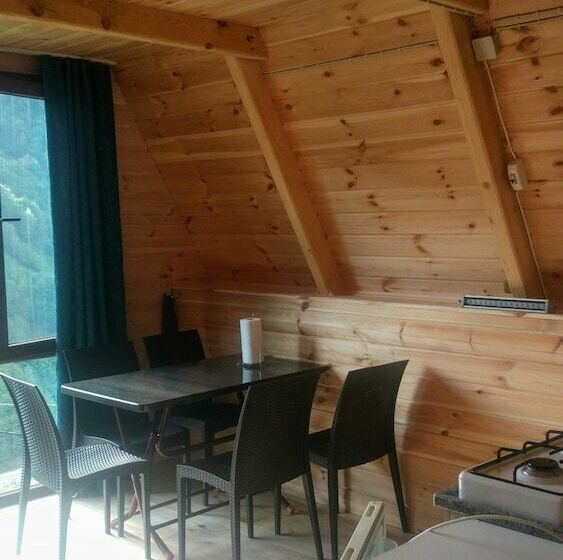 בית מלון כפרי Begi Apart Bungalov