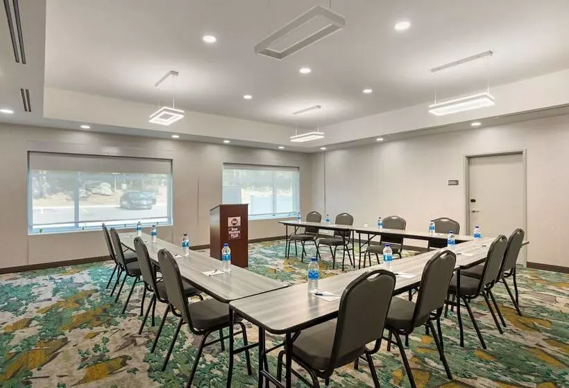 Hotelli Best Western Plus Executive Residency Antioch Inn