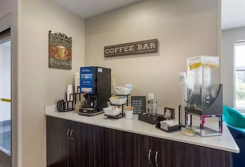 Hotelli Best Western Plus Executive Residency Antioch Inn