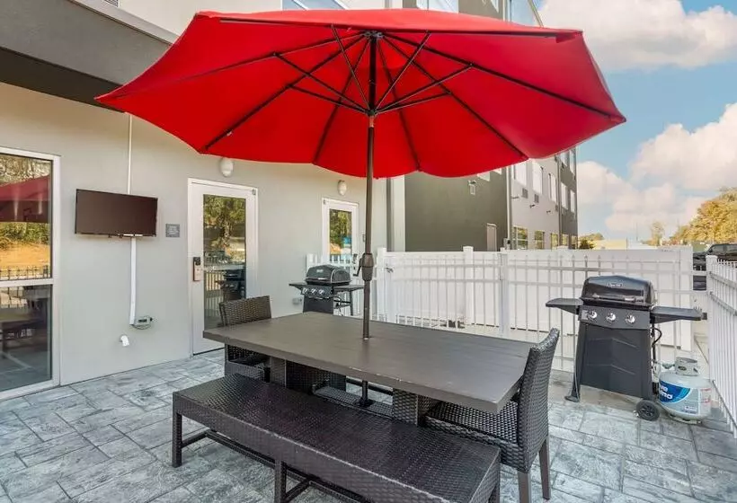 Hotelli Best Western Plus Executive Residency Antioch Inn