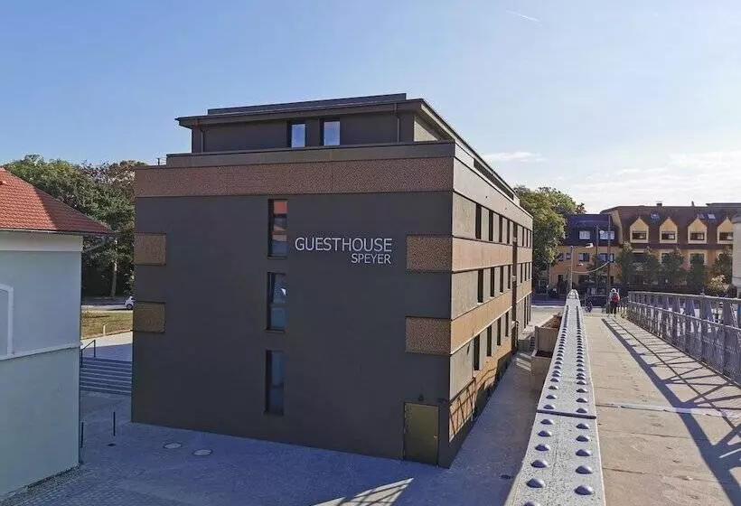 Hotelli Guesthouse Speyer