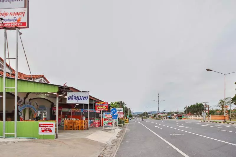 Hotelli Oyo 75331 Hareeya