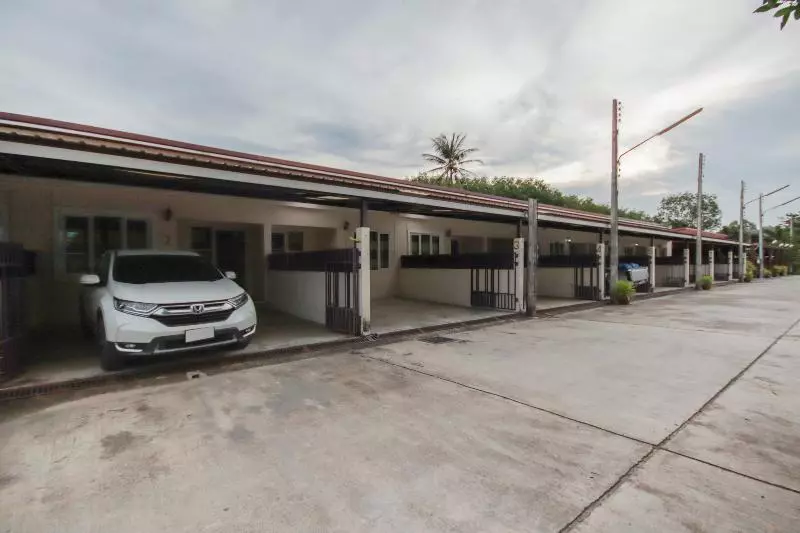 Hotelli Oyo 75331 Hareeya