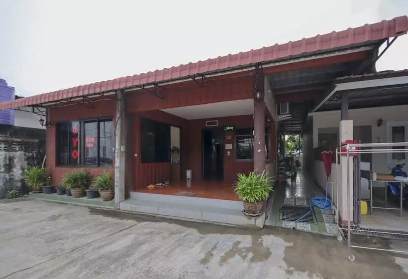 Hotelli Oyo 75331 Hareeya