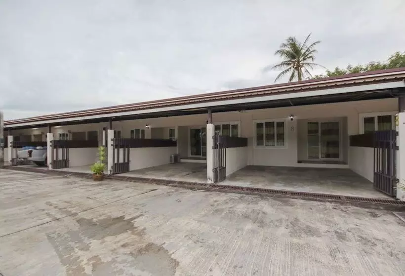 Hotelli Oyo 75331 Hareeya