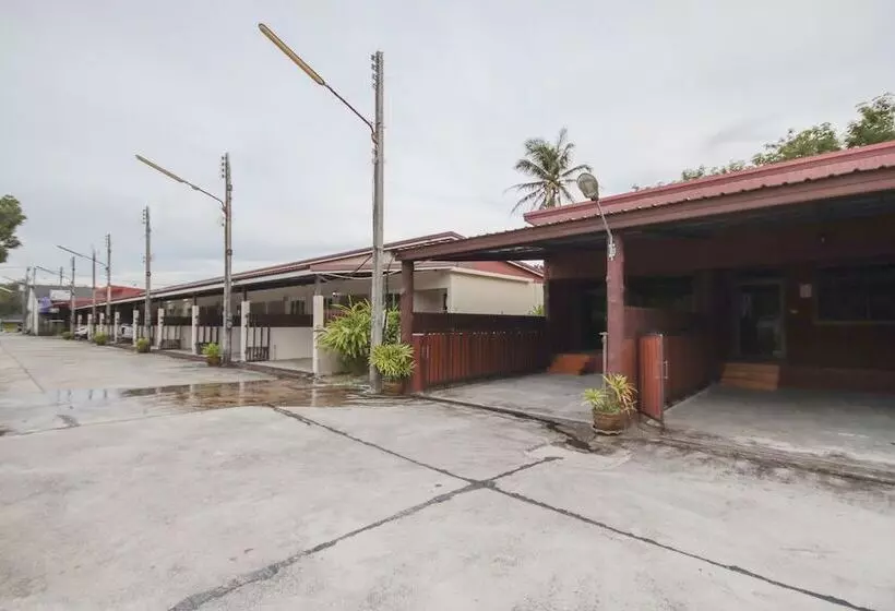 Hotelli Oyo 75331 Hareeya