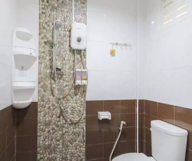 Hotelli Oyo 75331 Hareeya