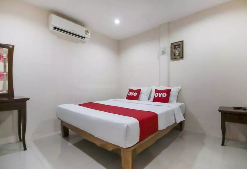 Hotelli Oyo 75331 Hareeya