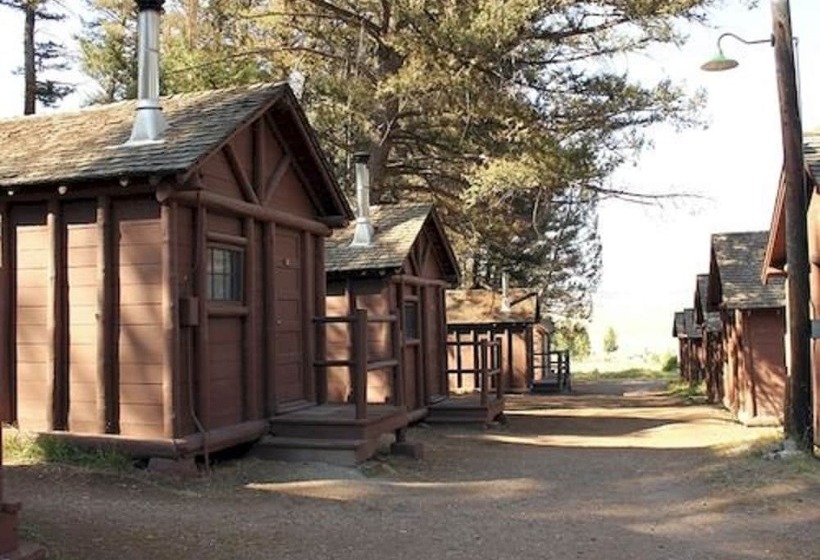 בית מלון כפרי Roosevelt Lodge & Cabins   Inside The Park