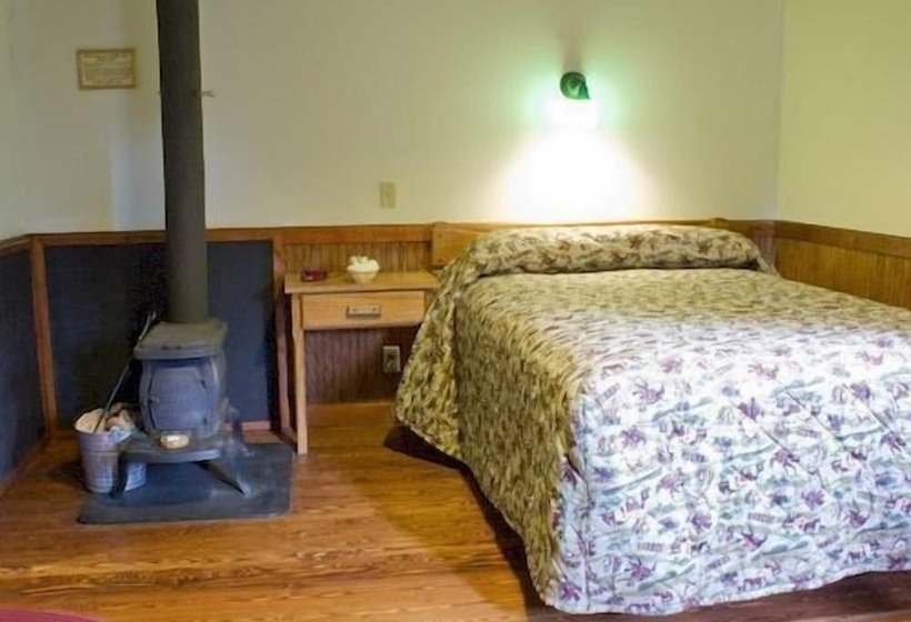 בית מלון כפרי Roosevelt Lodge & Cabins   Inside The Park