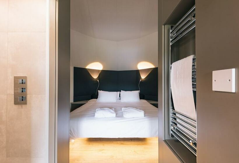 Hotel Seabeds Luxury Lookouts With Hot Tubs