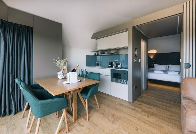 Hotel Seabeds Luxury Lookouts With Hot Tubs